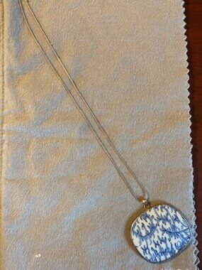 Sterling slvr necklace pendant antique Chinese Pottery, made in Italy magnet cls